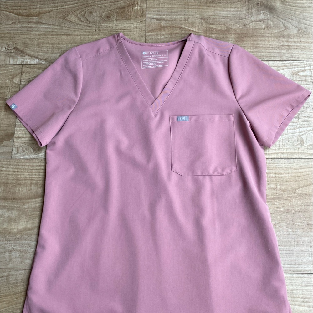 Figs Mauve Scrub top